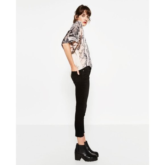 Zara Women's Snakeskin V-Neck T-Shirt Top Blouse - Picture 3 of 9